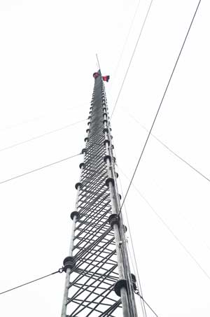 Figure 1. A lattice met mast Figure 1 Dulas