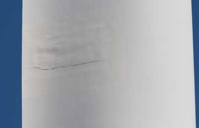 Figure 1. Crack in the blade at the location of a previous repair, which was detected by ping.monitor Ping Figure1