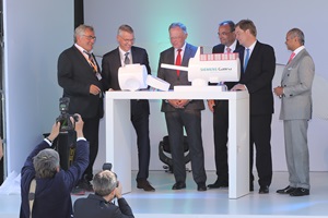 The inauguration ceremony was attended by the German Federal Minister of Economics and Energy, Peter Altmaier, together with additional politicians and members of the company’s Board SGRE Cuxhaven ceremony