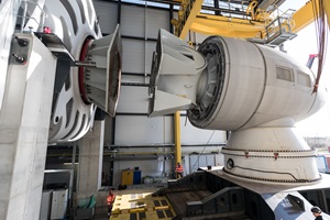 Preparing the connection to the platform: every nacelle requires an individual fitting (courtesy Jan Meier) Certbench Enercon nacelle in Dynalab