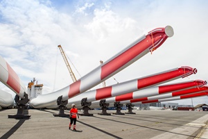 Siemens Gamesa RecyclableBlades leaving Hull for the Kaskasi offshore development Siemens Gamesa Recyclable Blade 300 200