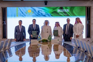 The agreement was signed by H.E. Almassadam Satkaliyev, Minister of Energy of the Republic of Kazakhstan; Nurlan Zhakupov, CEO of Samruk-Kazyna; Basil Yernat Duisenbekuly, Deputy Governor of the Zhetysu region; and Marco Arcelli, CEO of ACWA Power rsz ministry of energy amp kazakh moe acwa power roadmap signing