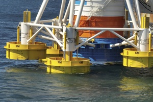 Schwimmkran Thialf (courtesy EnBW/Weltenangler) Online 72 DPI Baustart Offshore Windpark He Dreiht
