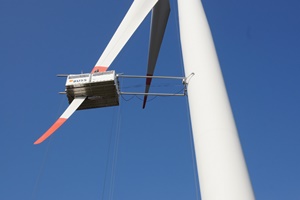 The System terra working platform developed for the rotor blade repair of onshore turbines has already been tested on the market for two years by the Buss Energy Group System terra platform